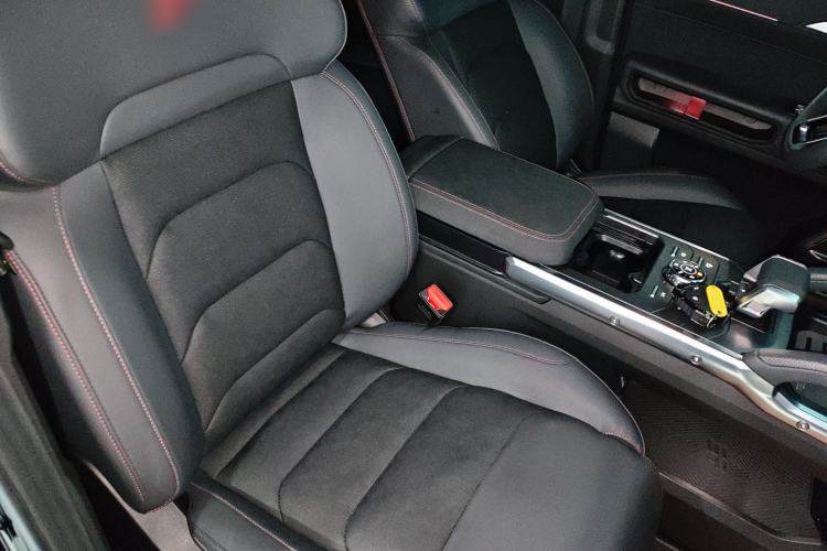 Used JETOUR Traveler 2023 2.0T All-Wheel Drive CrossPRO+ Right Front Seat