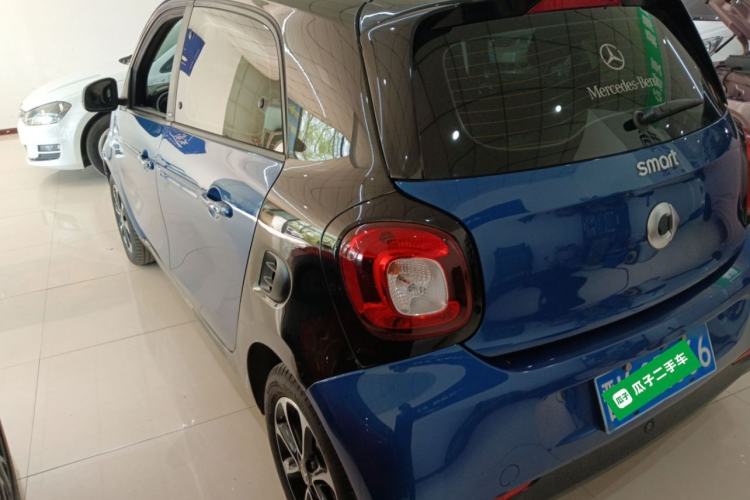 Used smart forfour 2016 1.0L 52 kW Passion Edition
