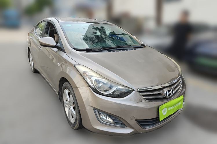 Used Hyundai Elantra (5th Generation / Langdong) 2012 1.6L Automatic Fashion Edition Front Right 45 Deg