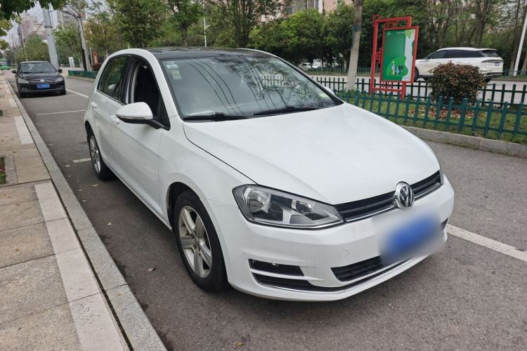 Used Volkswagen Golf 2016 1.6L Automatic Comfort Model Front Right 45 Deg