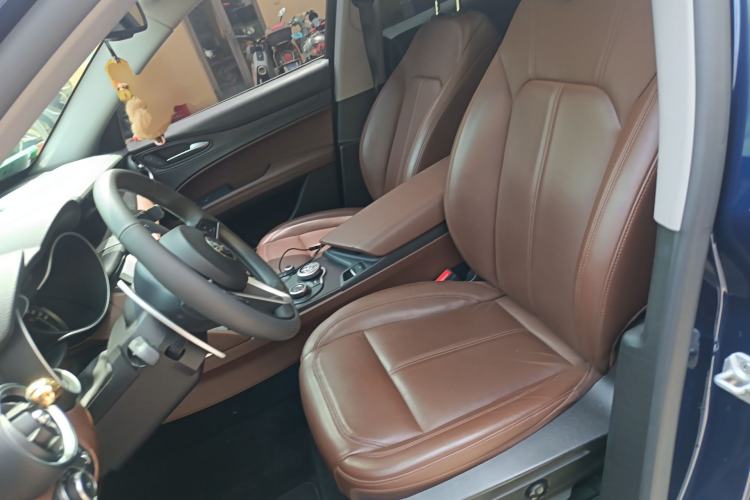 Used Alfa Romeo Stelvio 2017 2.0T 280HP Luxury Edition Left Front Seat