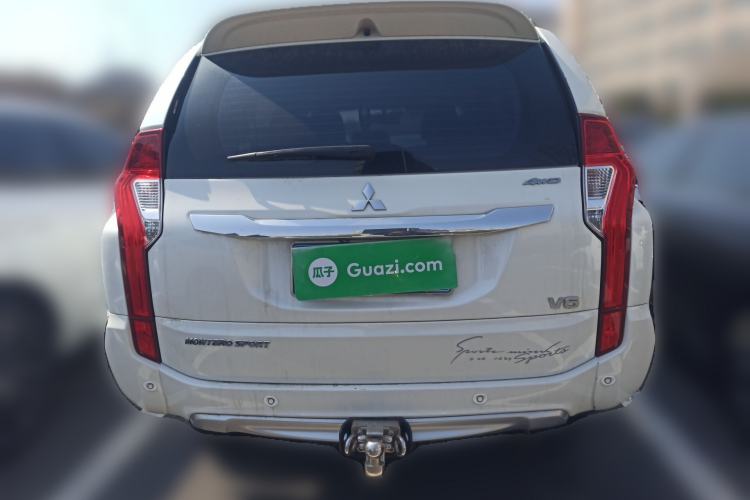 Used Mitsubishi Pajero  Rear