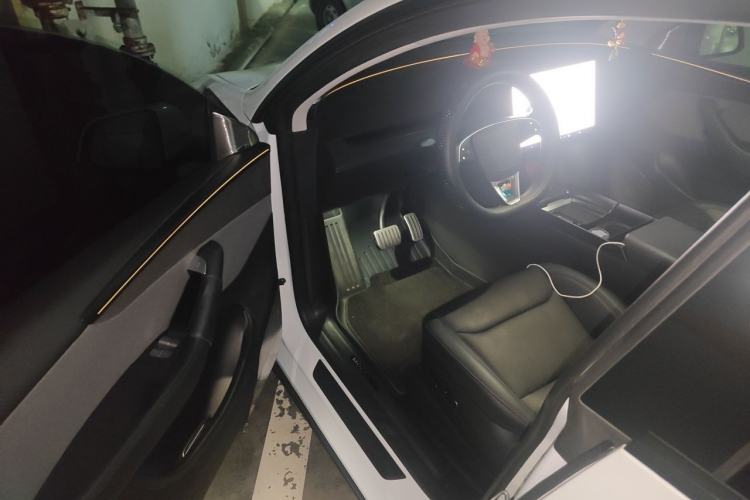 Used Tesla Model Y 2025 Rear-Wheel-Drive Version