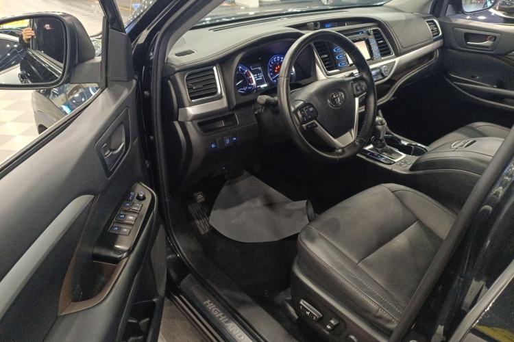 Used Toyota Highlander 2018 2.0T Four-Wheel Drive Luxury Version 7 Seats China VI Standard

