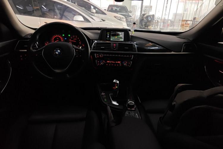 Used BMW 3 Series GT 2018 320i Sport Edition

