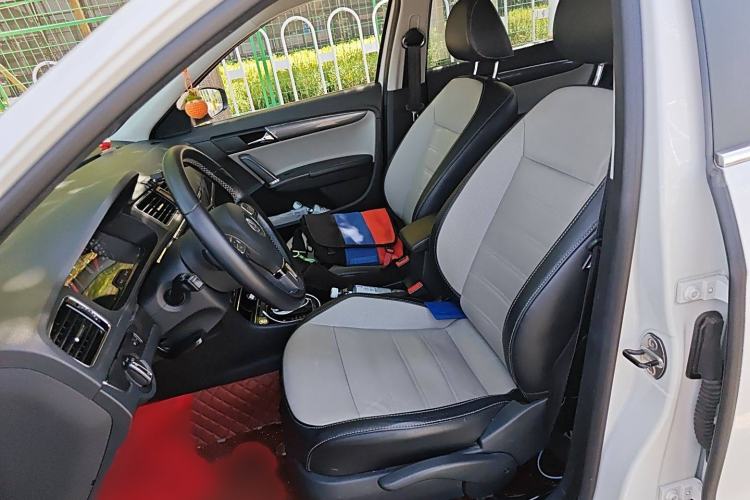 Used Volkswagen Cross Lavida 2014 1.6L Automatic
