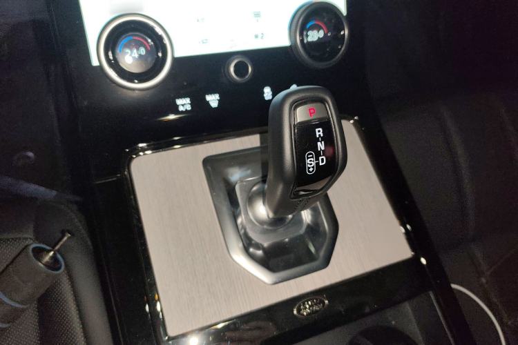 Used Land Rover Range Rover Evoque 2023 Aurora L 249 PS Luxury Edition
