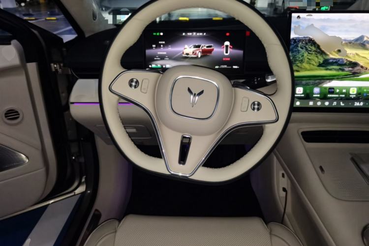 Used VOYAH Lantu Chiguang L 2026 Four-Wheel-Drive Ultra
