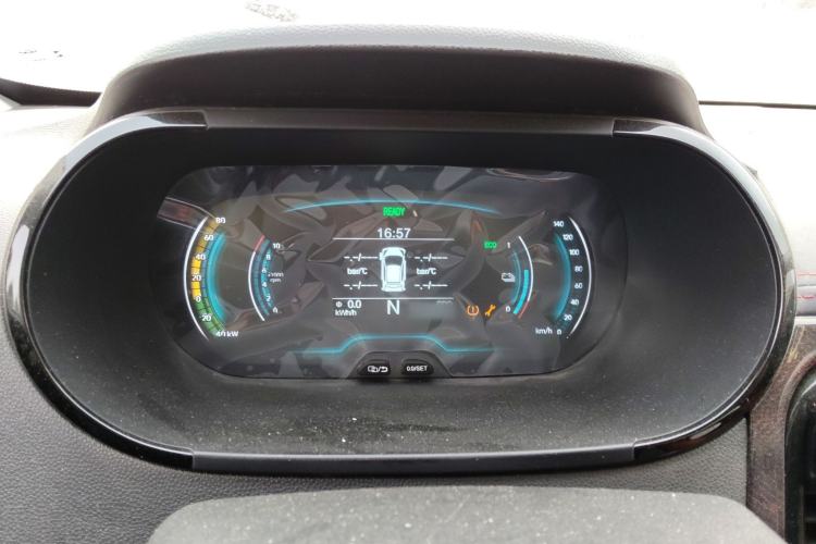 Used Chery QQ Little Ant 2022 Revised Version Sweet Pink Edition Half-Sugar Version Lithium Iron Phosphate 30.7 kWh 30 kW 301 km Instrument Cluster