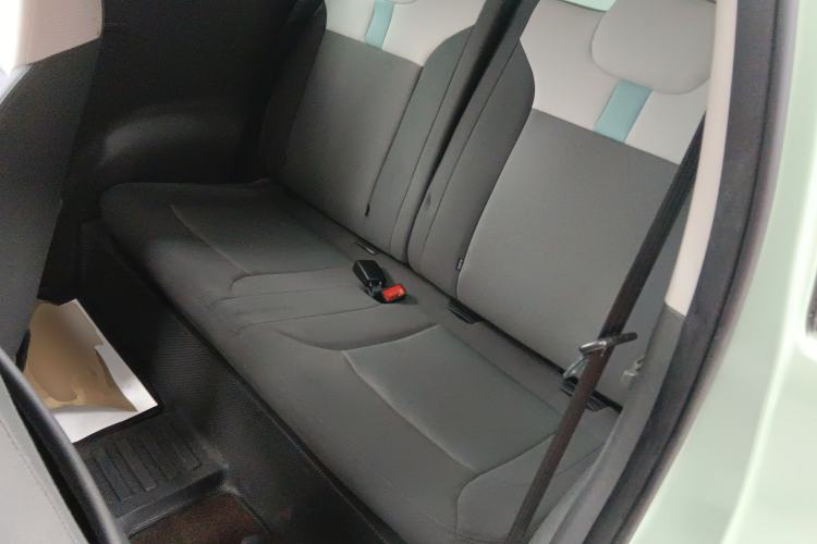 Used CHANGAN NEVO Lumin 2022 155 km – Refreshingly Sweet Edition Left Rear Seat