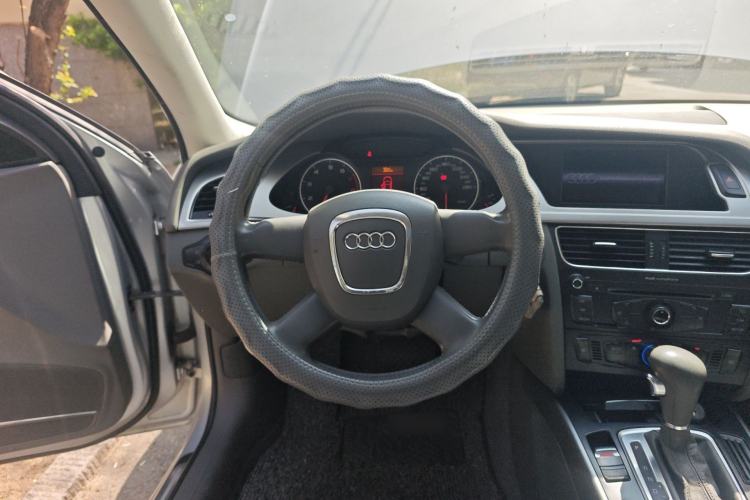 Used Audi A4L 2012 1.8 TFSI Automatic Comfort Model Steering Wheel