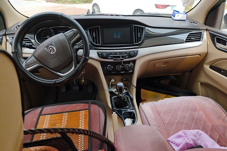 Used Baojun 730 2014 1.5L manual Comfort version 7 seats
