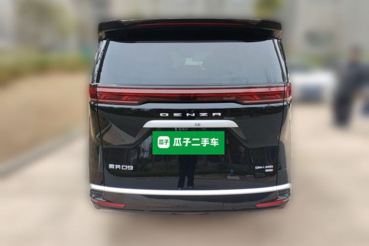 Used Denza D9 2025 DM-i Smart Drive 1020 Four-Wheel Drive Deluxe Model
