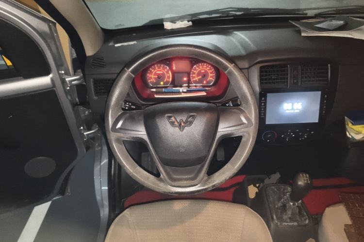 Used Wuling Rongguang S 2021 1.2L Base Model 5-Seater LSI Steering Wheel