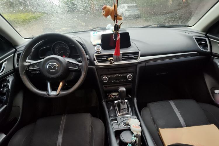 Used Mazda 3 Axela 2017 Sedan 1.5L Automatic Luxury Model Emission Standard China V
