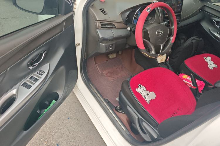 Used Toyota YARiS L Zhi Xuan 2015 1.5E Automatic Charm Edition Driver Seat