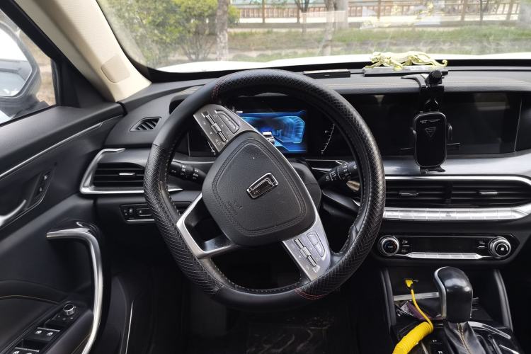 Used Bestune T77 2019 Facelift 230 TID Automatic Luxury Version China V Emission Standard Steering Wheel