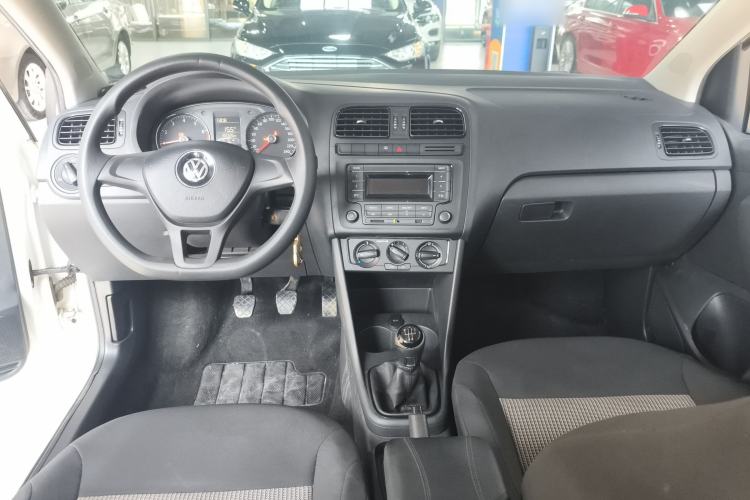 Used Volkswagen Polo 2016 1.4L Manual Fashion Model