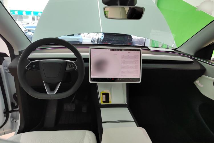 Used Tesla Model Y 2025 Rear-Wheel-Drive Version