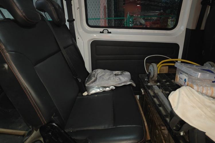 Used Ford Transit 2017 2.0T Diesel Multi-Purpose Commercial Vehicle Short Wheelbase Low Roof China V Standard