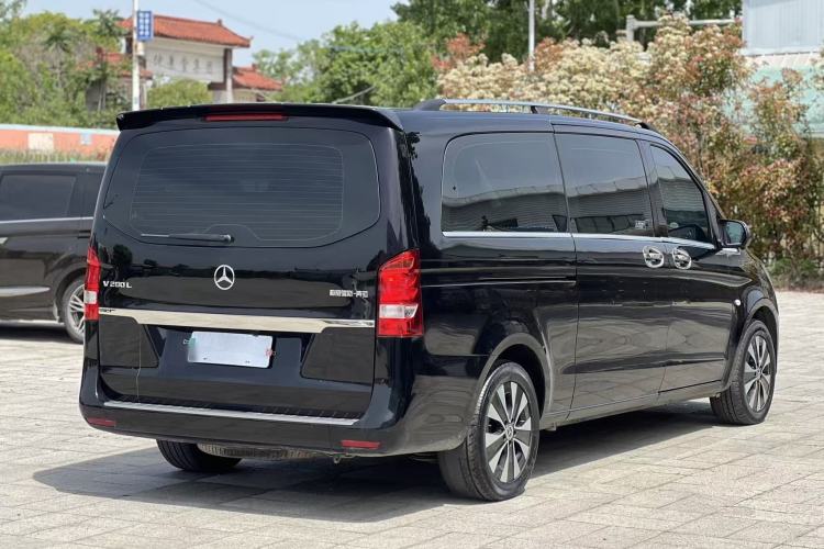 Used Mercedes-Benz Vito 2023 2.0T Elite Version 9 Seats
