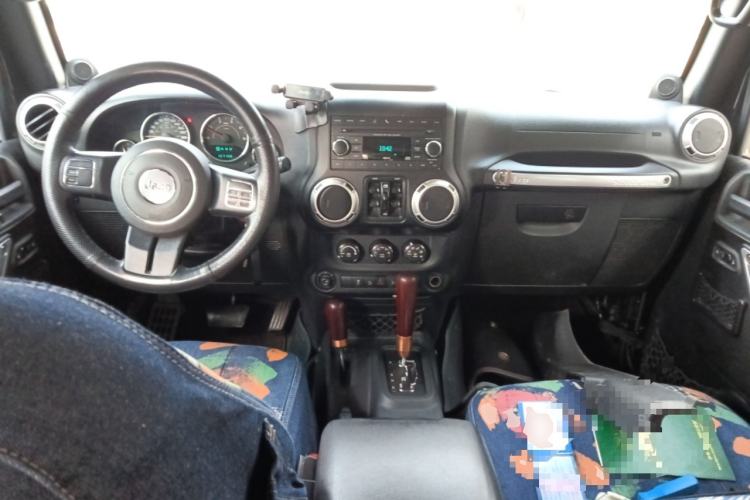 Used Jeep Wrangler 2014 2.8TD Sahara Four-Door Edition
