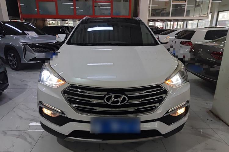 Used Hyundai Santa Fe 2017 2.0T Automatic Two-Wheel Drive Smart Version 7 Seats
