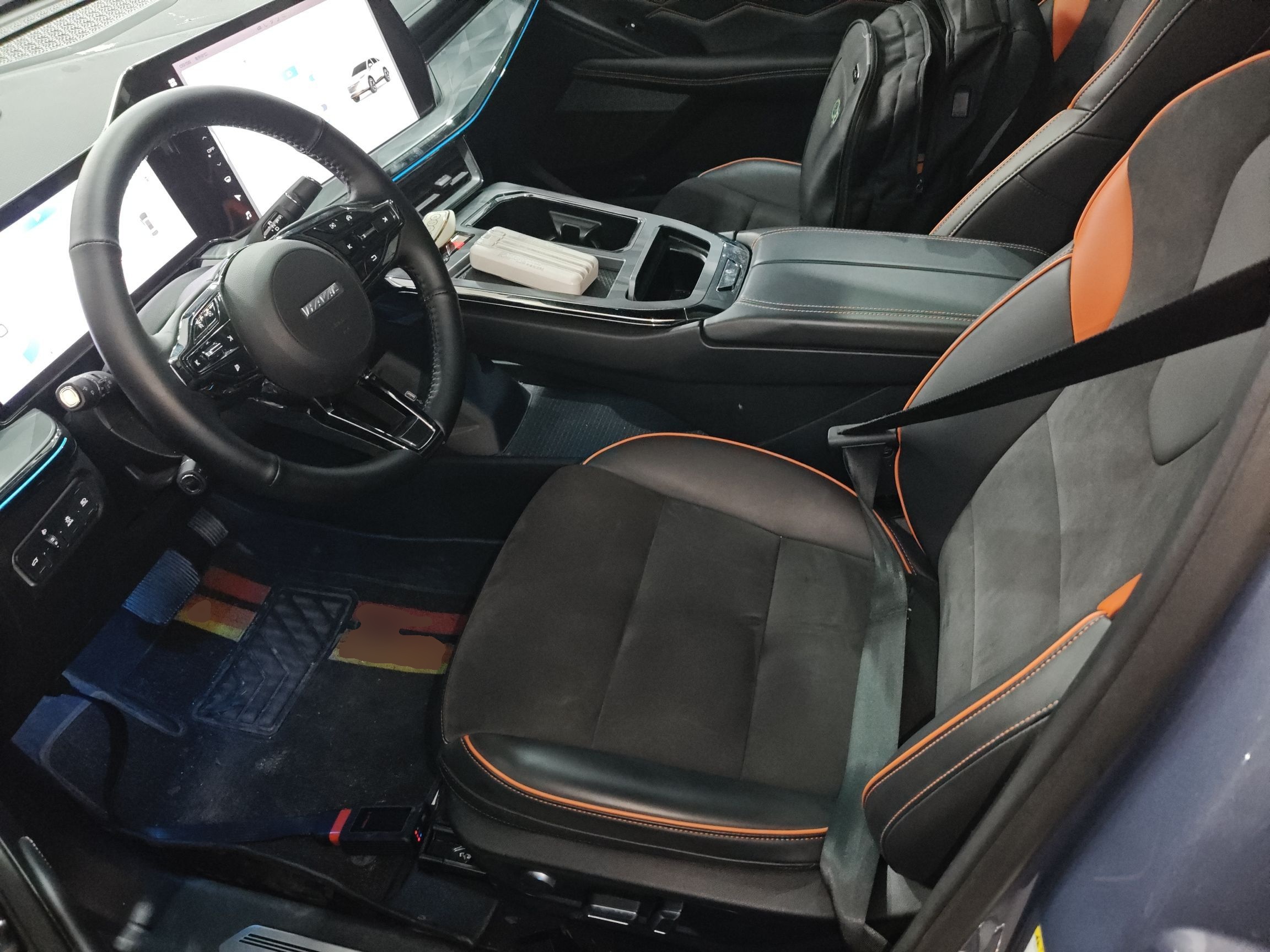 المقاعد الأمامية داخل السيارة