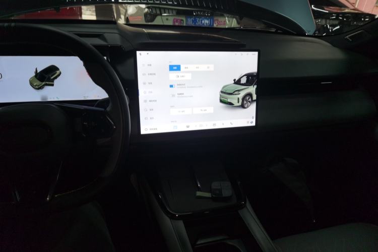 Used Lynk & Co 08 EM-P 2025 220 km All-Wheel-Drive Performance Halo