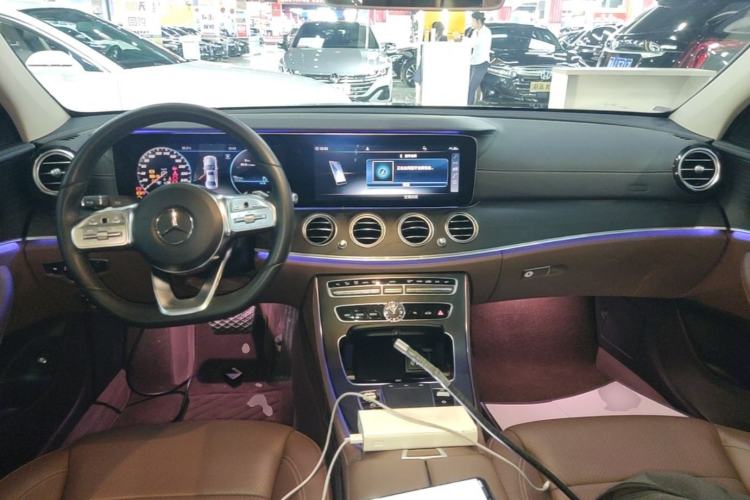 Used Mercedes-Benz E-Class 2019 Restyled E 300 L Sport Luxury Edition Center Console