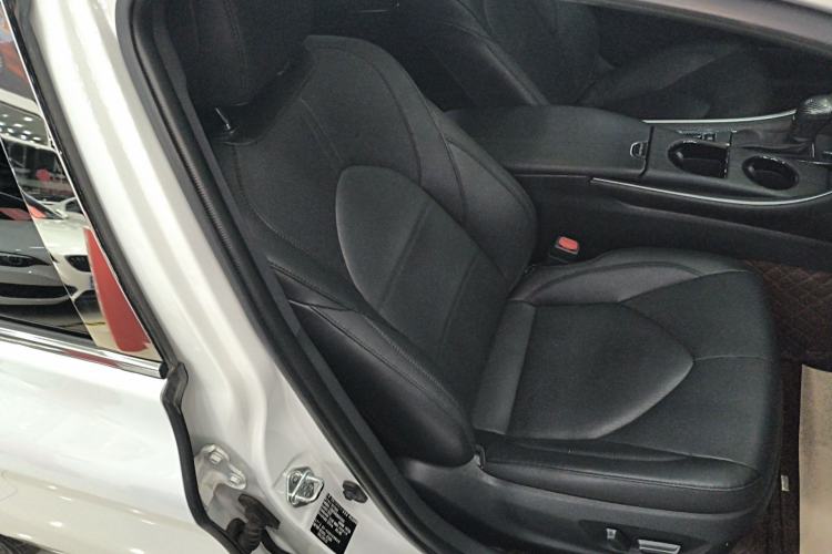 Used Toyota Avalon 2022 2.0L XLE Premium Edition Right Front Seat