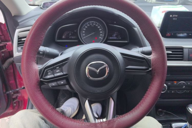 Used Mazda 3 Axela 2017 Sedan 1.5L Automatic Luxury Model Emission Standard China V
