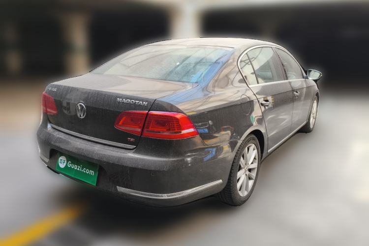 Used Volkswagen Magotan 2013 2.0 TSI Prestige Model Rear Right 45 Deg