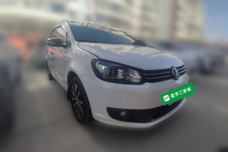 Used Volkswagen Touran 2014 1.4T DSG 30th Anniversary Edition Front Right 45 Deg