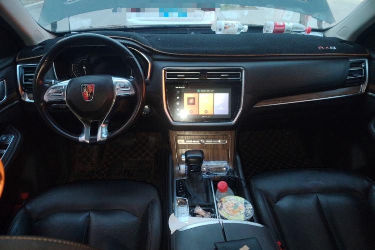 Used Roewe RX8 2018 30T Smart Connectivity Two-Wheel Drive Flagship Edition