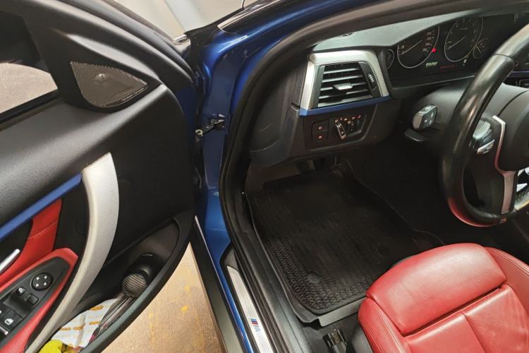 Used BMW 3 Series 2019 320i M Sport Package Driver Seat