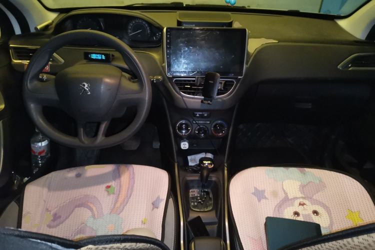 Used Peugeot 2008 2014 1.6L Automatic Trend Edition Center Console