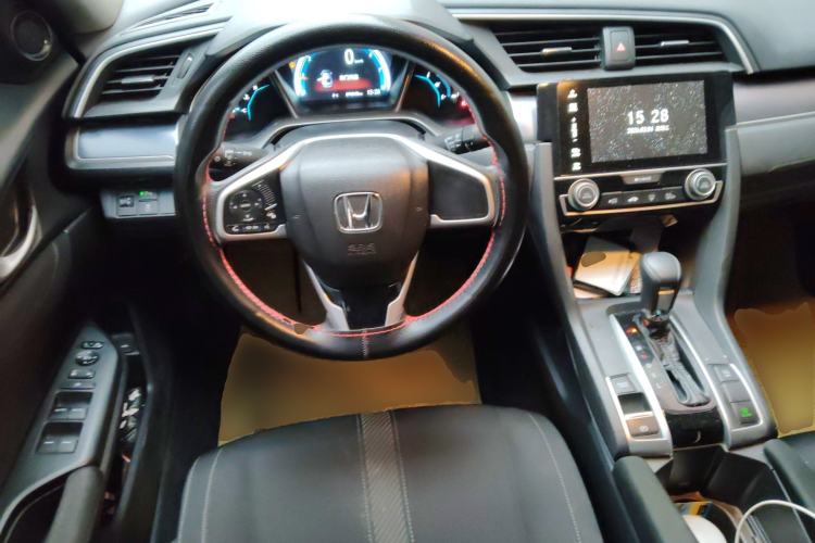 Used Honda Civic 2016 220TURBO CVT Luxury Edition
