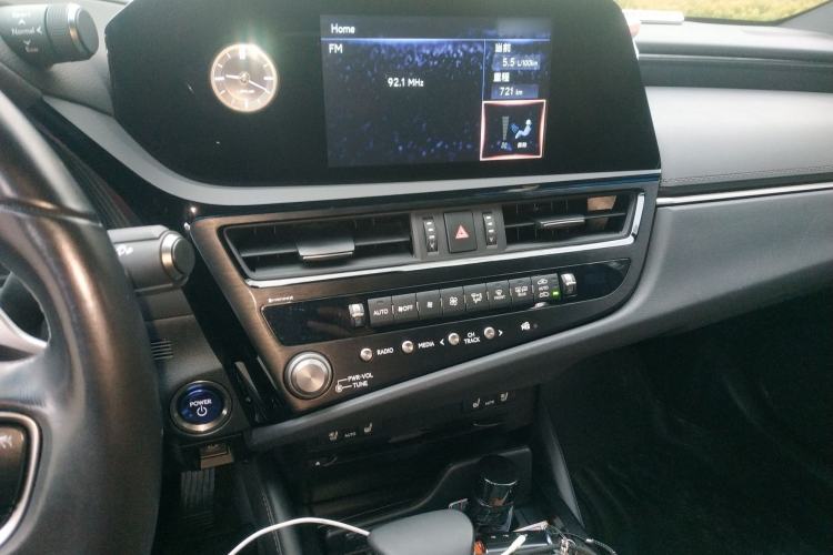 Used Lexus ES 2021 300h Deluxe Edition