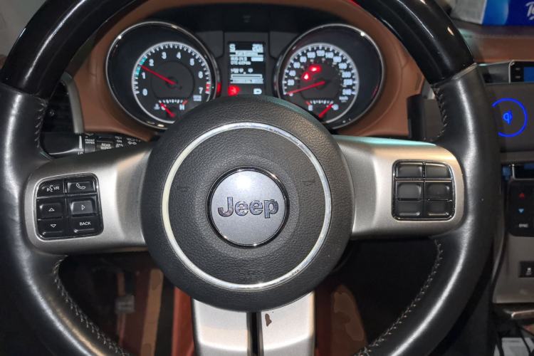 Used Jeep Grand Cherokee 2012 3.6L Flagship Prestige Edition