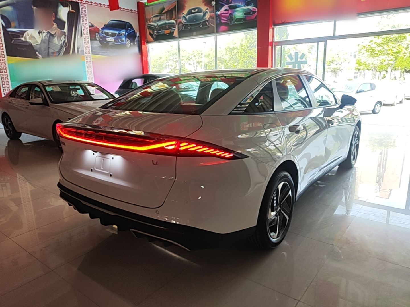 Geely Galaxy L6 2025 EM-i 140km Explorer+ Edition — снимка 6