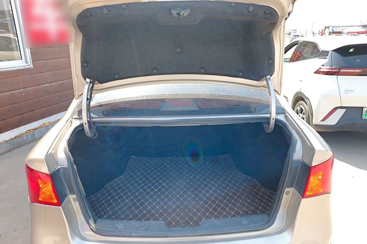 Used Roewe 350 2015 1.5L Automatic Luxury Sunroof Edition