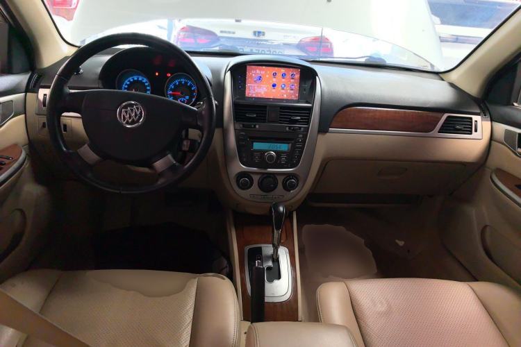 Used Buick Excelle 2013 1.5L Automatic Luxury Model Center Console