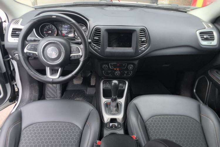 Used Jeep Compass 2017 200T Automatic Enjoyment Version
