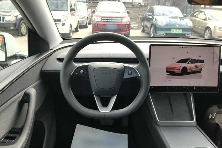 Used Tesla Model Y 2025 Rear-Wheel-Drive Version
