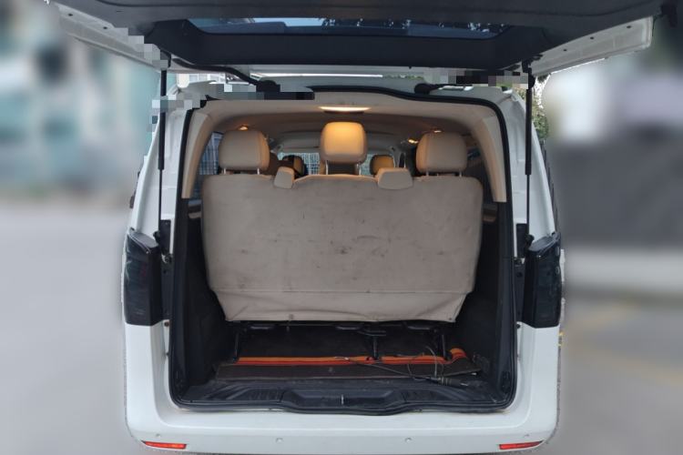 Used Mercedes-Benz Vito 2016 2.0T Elite Version 9-seater
