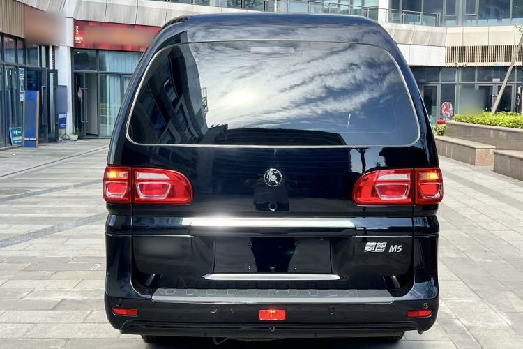 Used FORTHING Lingzhi 2023 M5L 1.6L Base Model 7 Seats Rear
