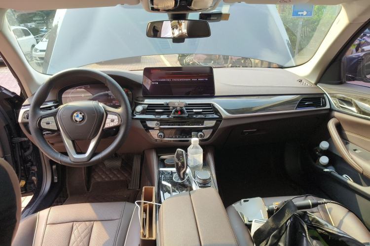 Used BMW 5 Series 2022 Restyled 525Li Luxury Package Center Console