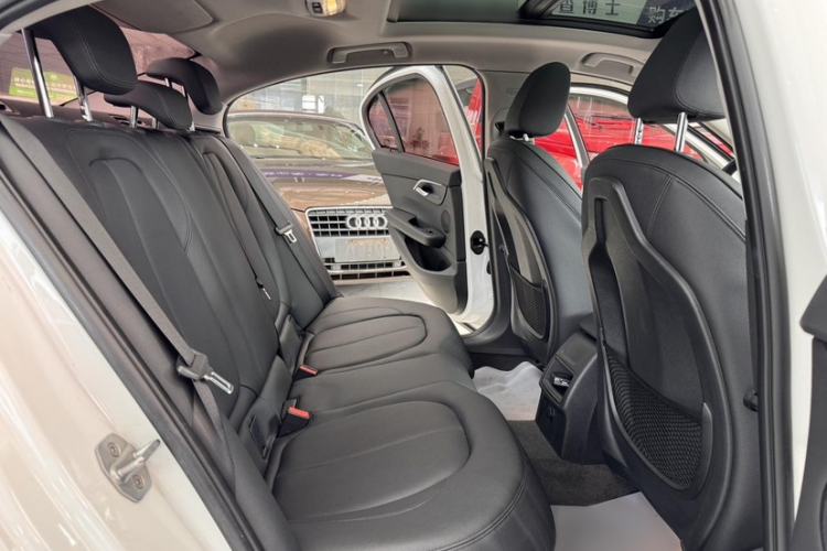 Used BMW 1 Series 2018 118i Sport Edition Interior 2