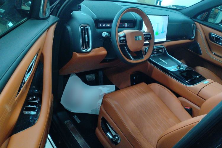 Used Geely Galaxy Galaxy M9 2025 Model 100km Two-Wheel-Drive Smart Navigation Edition